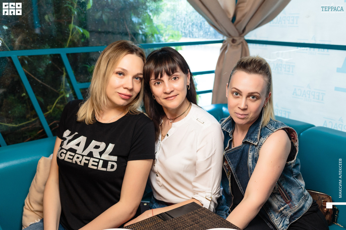 Пятница в кафе Терраса 27