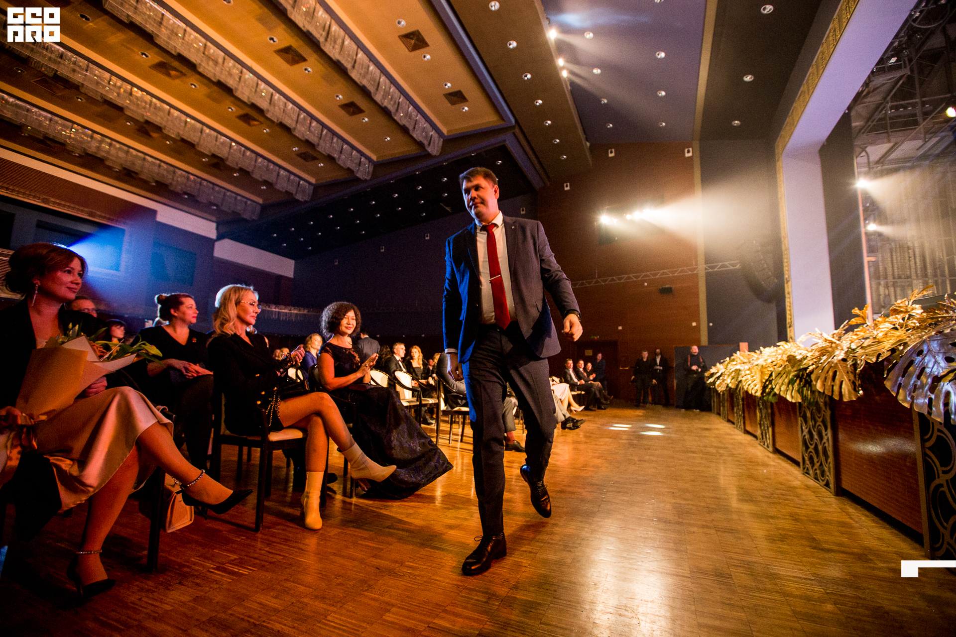 414_21-12-09 ISAEVA KASHIN SHVETS.jpg