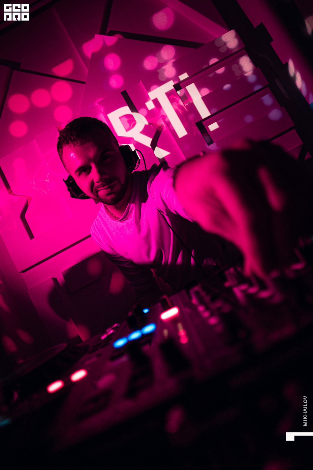 027-21-03-2021-03-07-Shake - Mikhailov - 2560.jpg