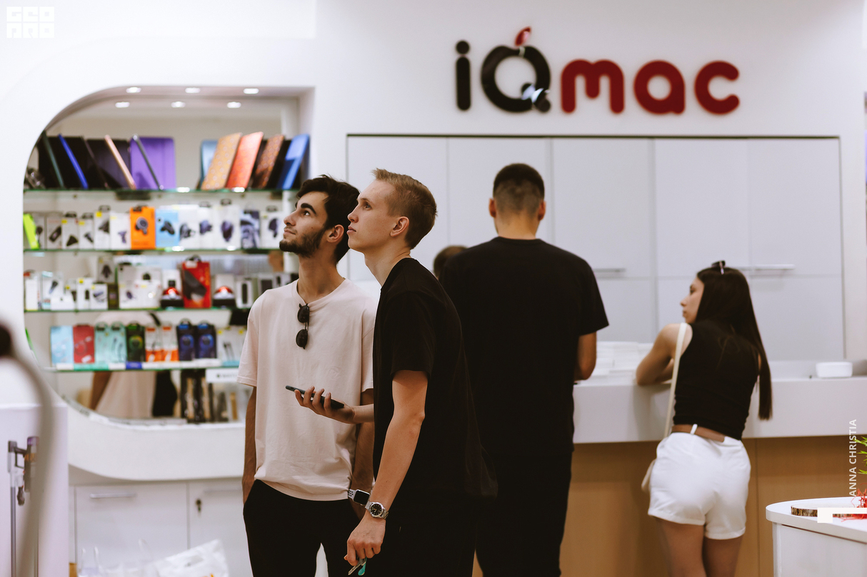 Презентация новых Айфонов в iQmac 10