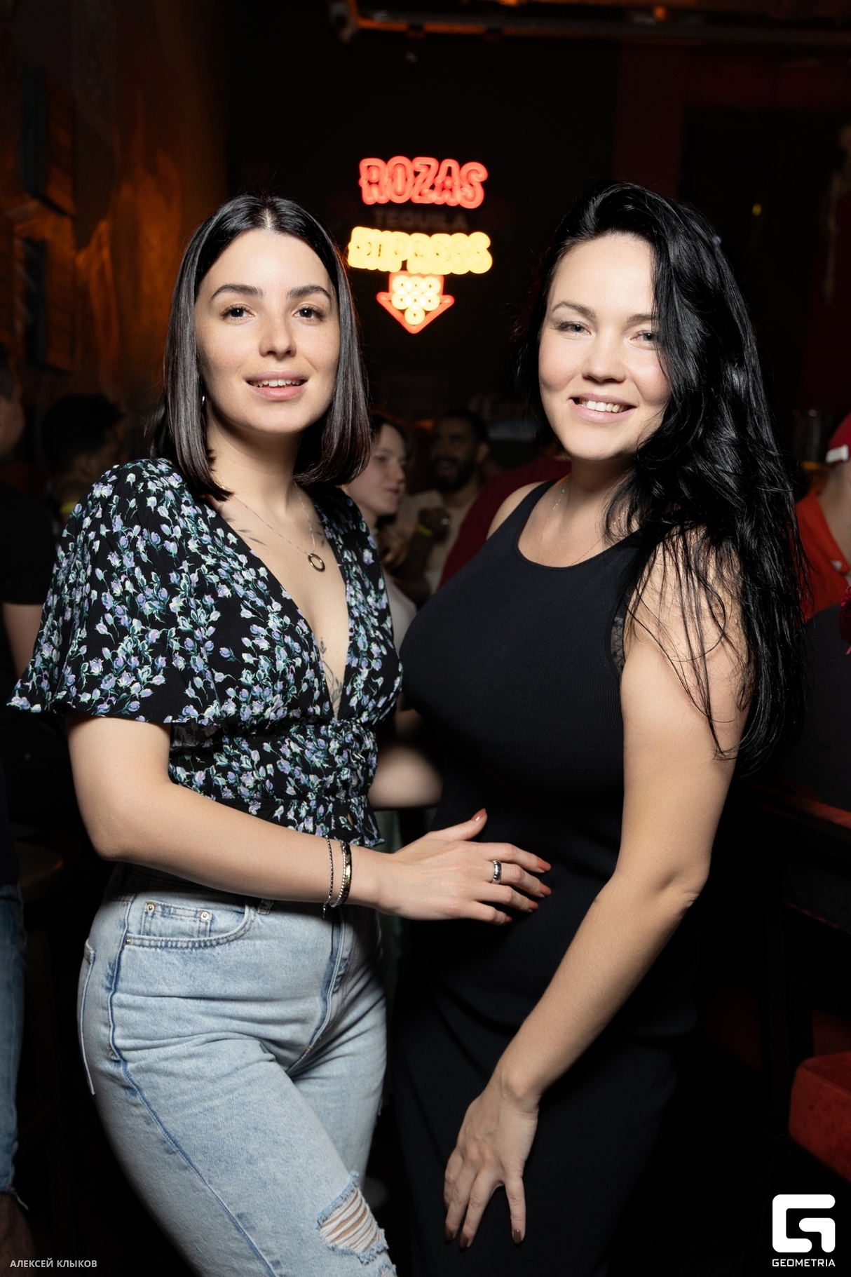 FIESTA DE CHICAS 24