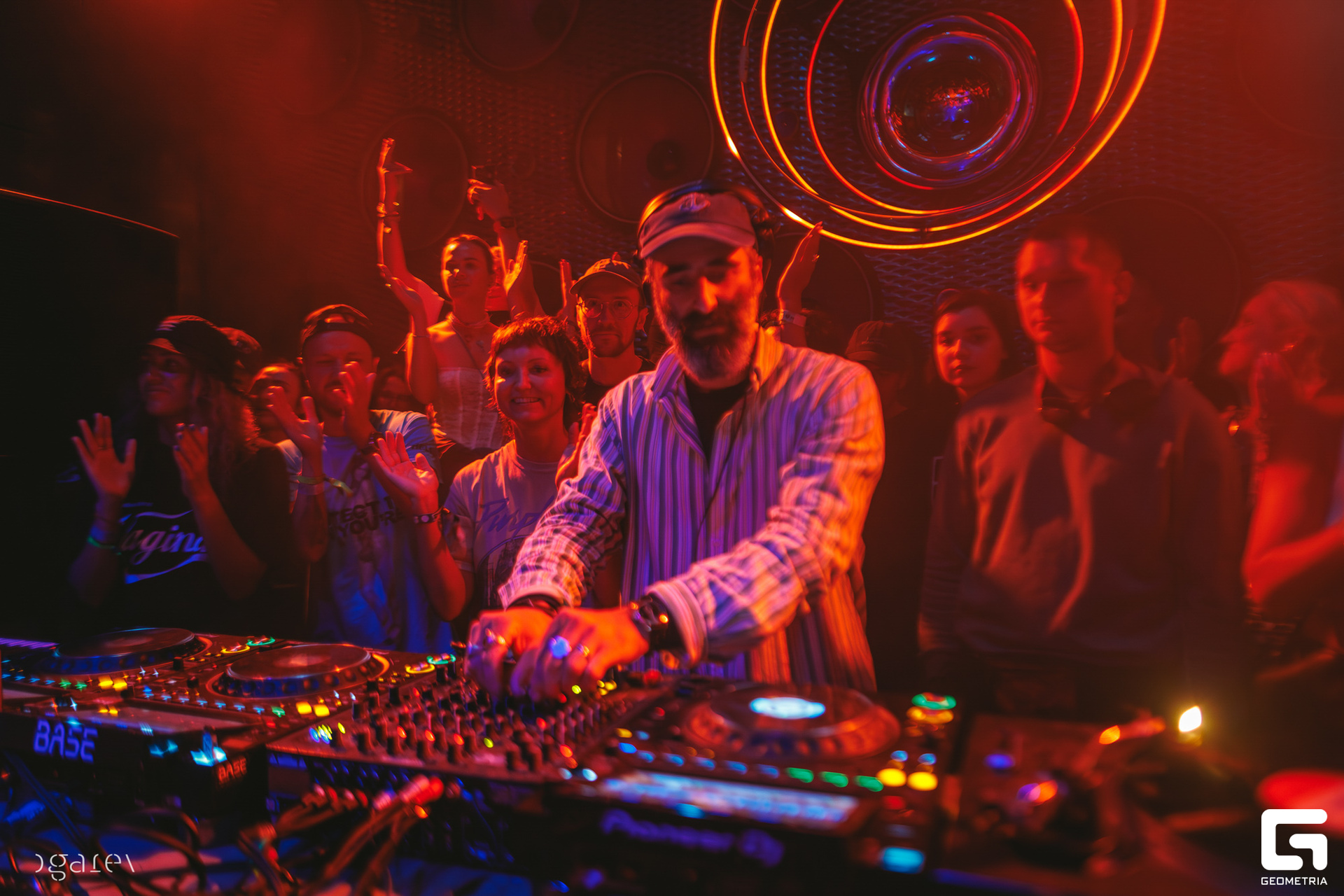 OUTLINE 2024-427-272.jpg