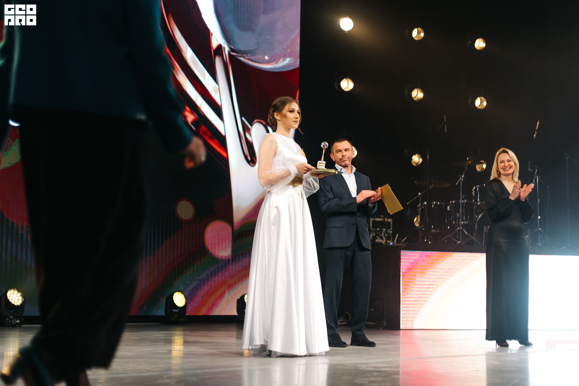 219_21-12-09 ISAEVA KASHIN SHVETS.jpg