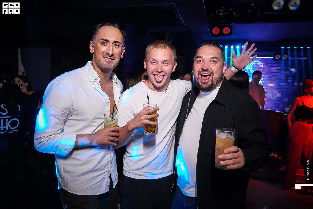 Saturday party 27