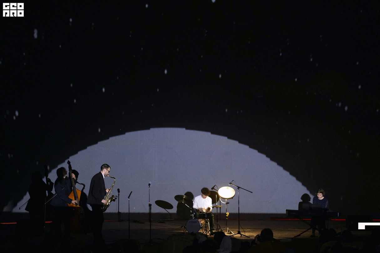 MELANCHOLIC JAZZ IN OUTER SPACE 8