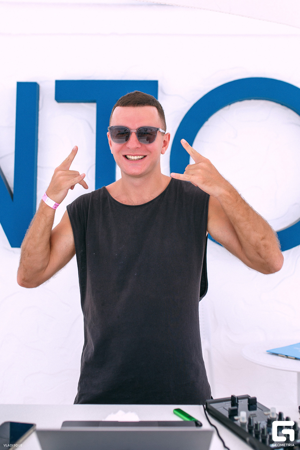 POOL PARTY 15