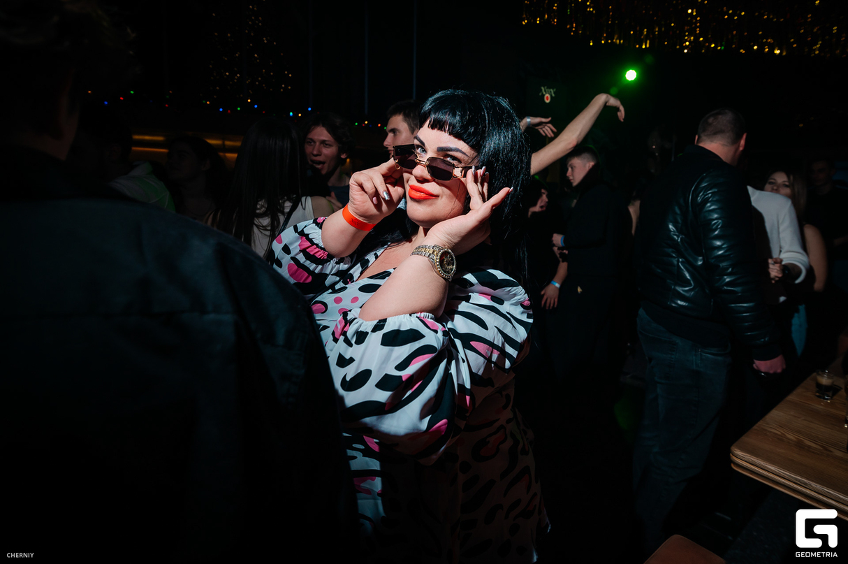 Saturday party 25