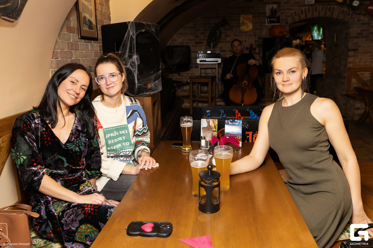ХЭЛЛОУИН в ресторане BIER HAUS  - мертвые невесты 7
