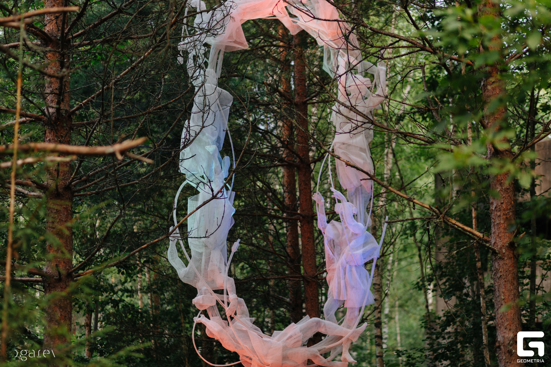 OUTLINE 2024-427-186.jpg