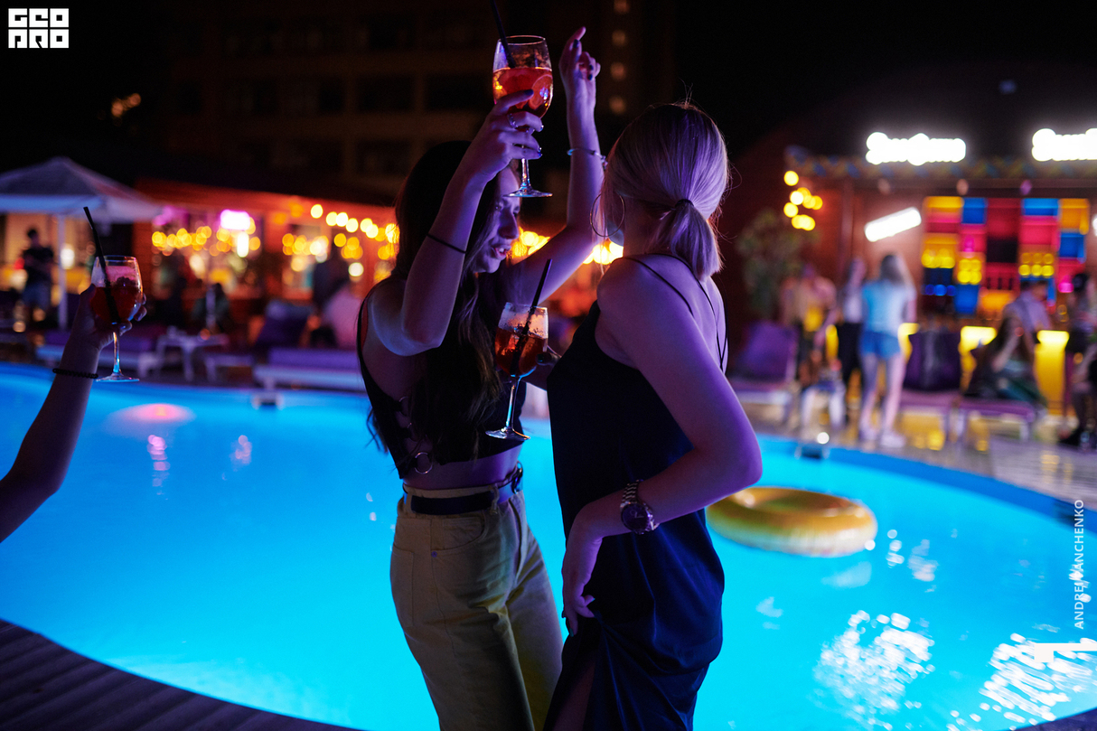 Night pool party 23