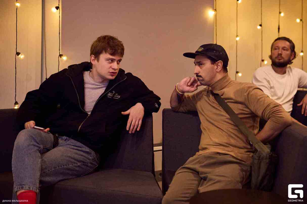 Показ документального фильма «Смена» 8