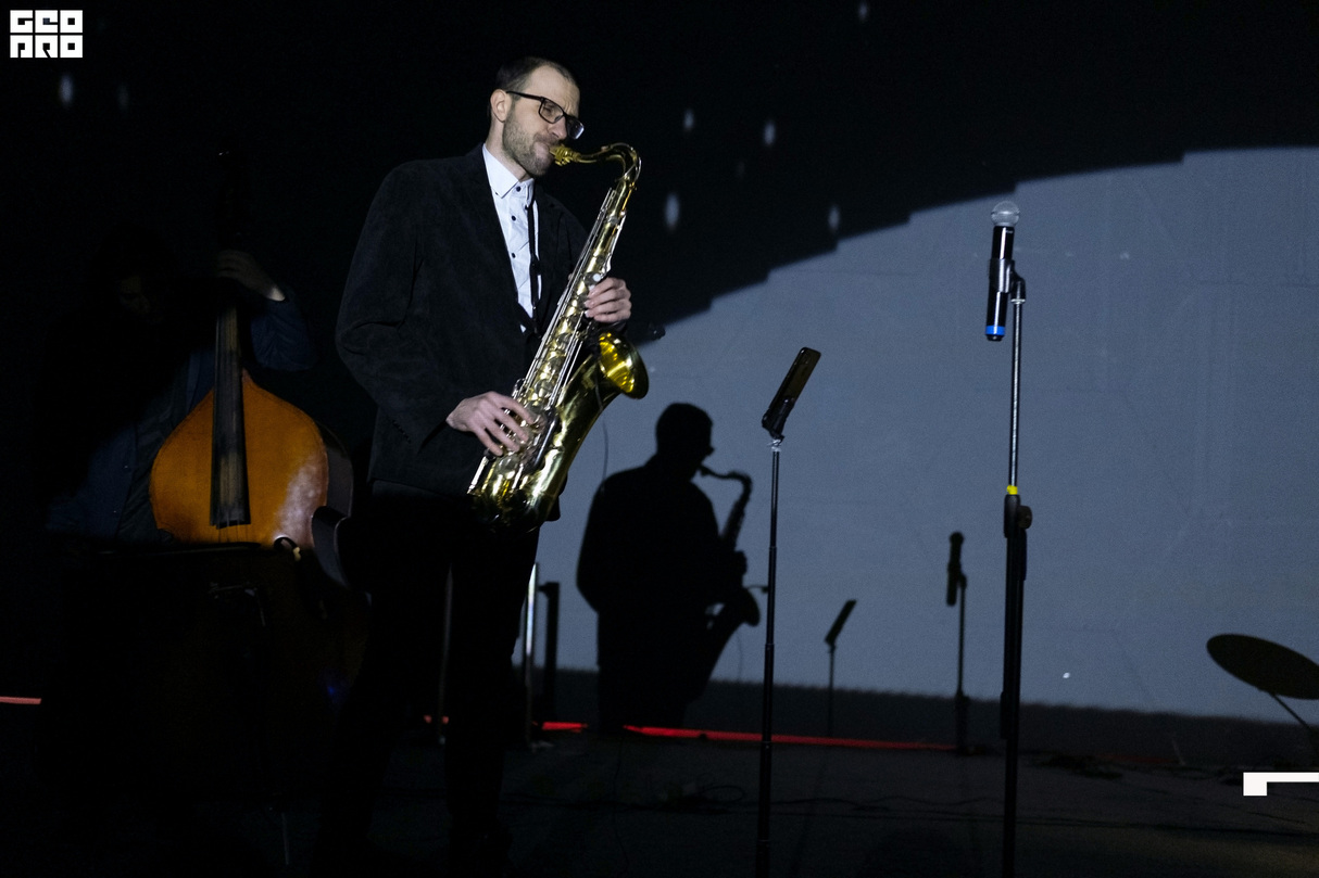 MELANCHOLIC JAZZ IN OUTER SPACE 29