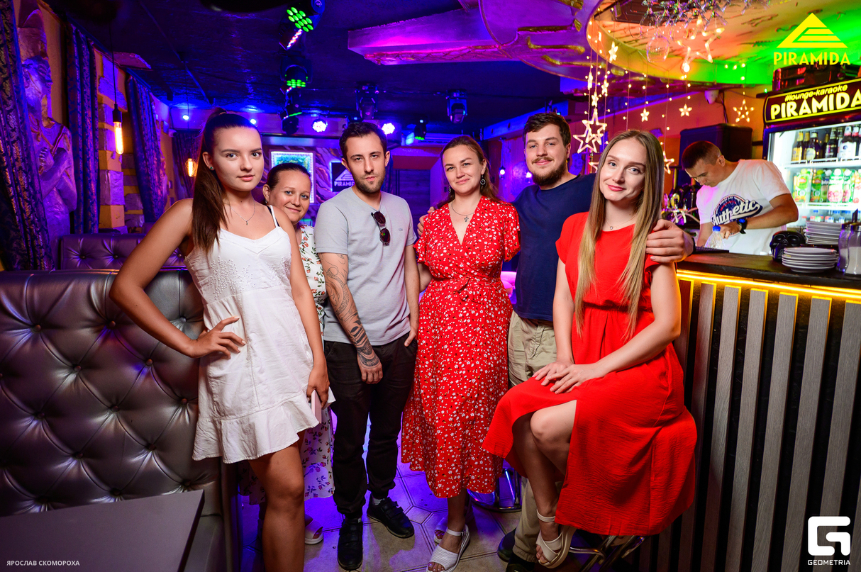 Пятница в кафе "Пирамида" 13