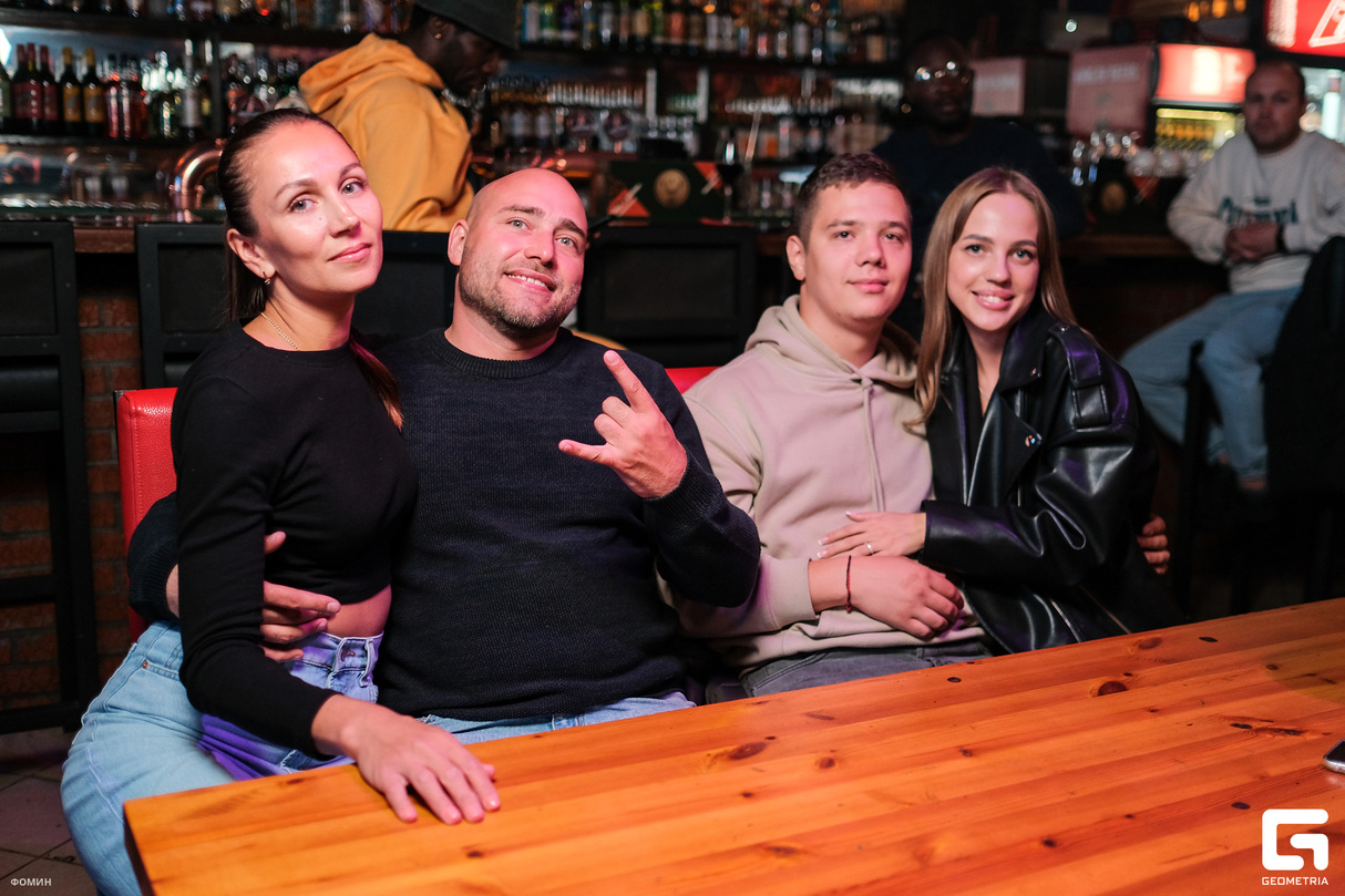 Пятница в баре Americanka 16