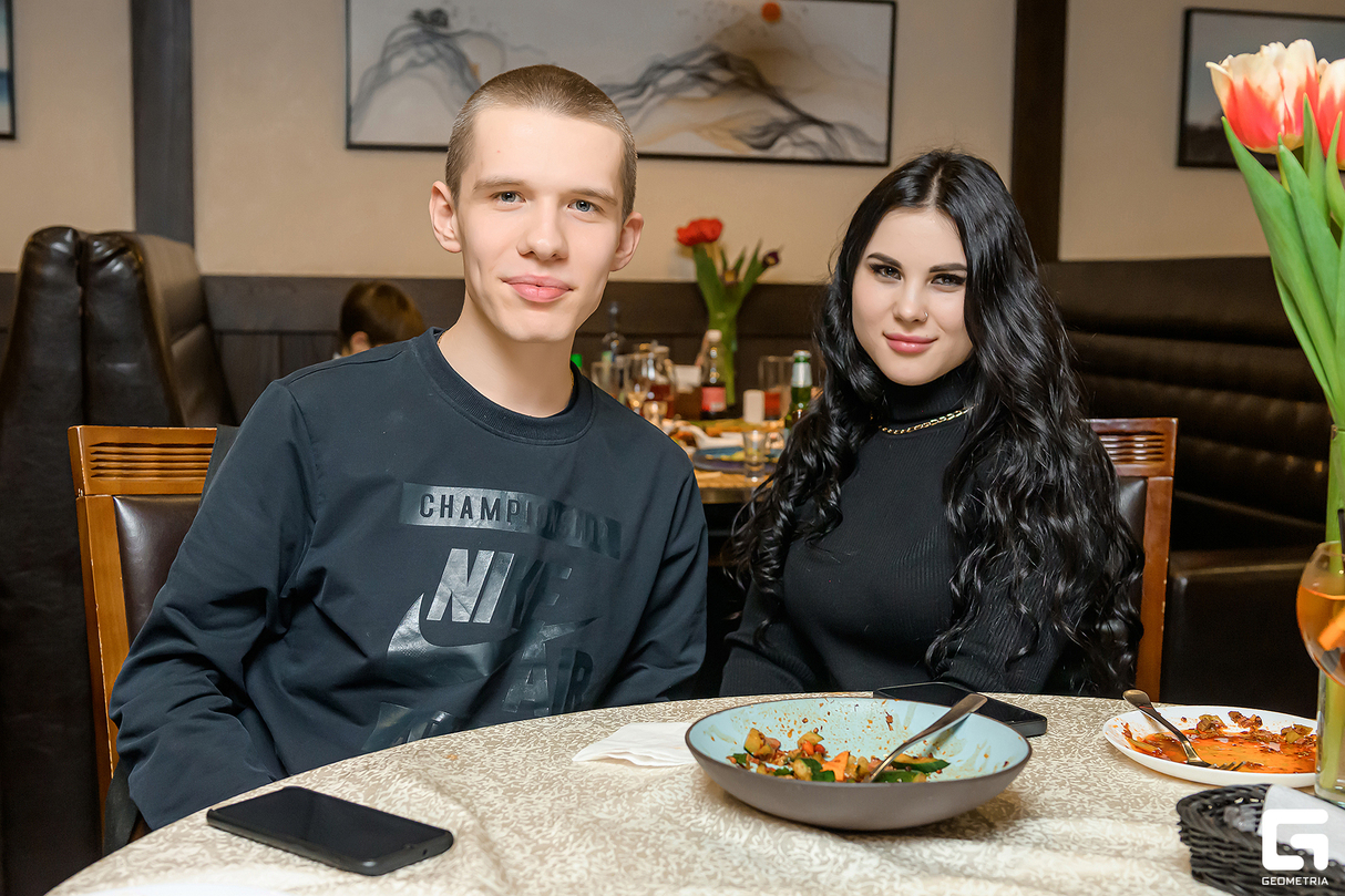 Праздник весны, красоты и нежности отметили в Sinlun cafe! 7