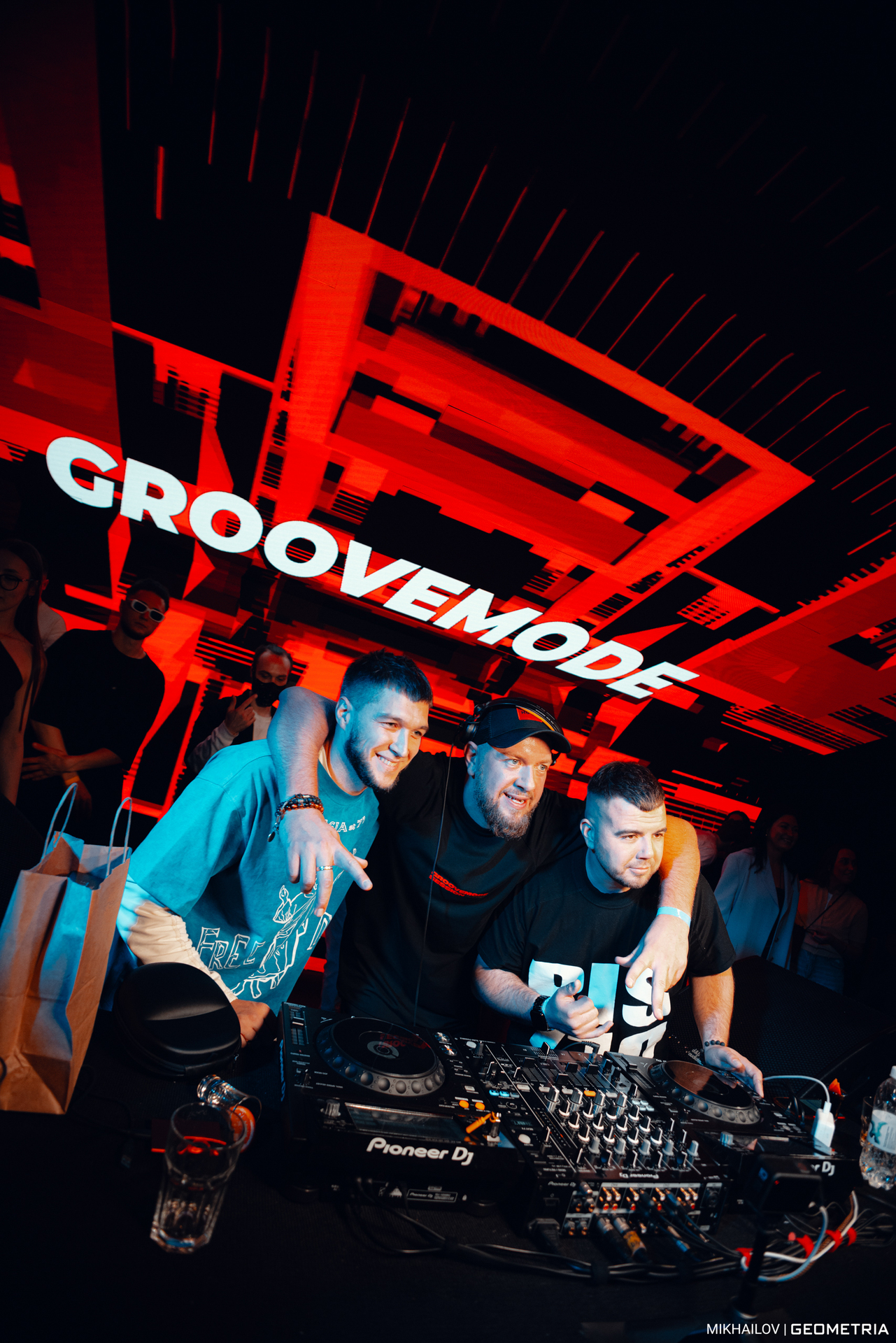 134-190425-5919 mikhailov-weblogo.jpg