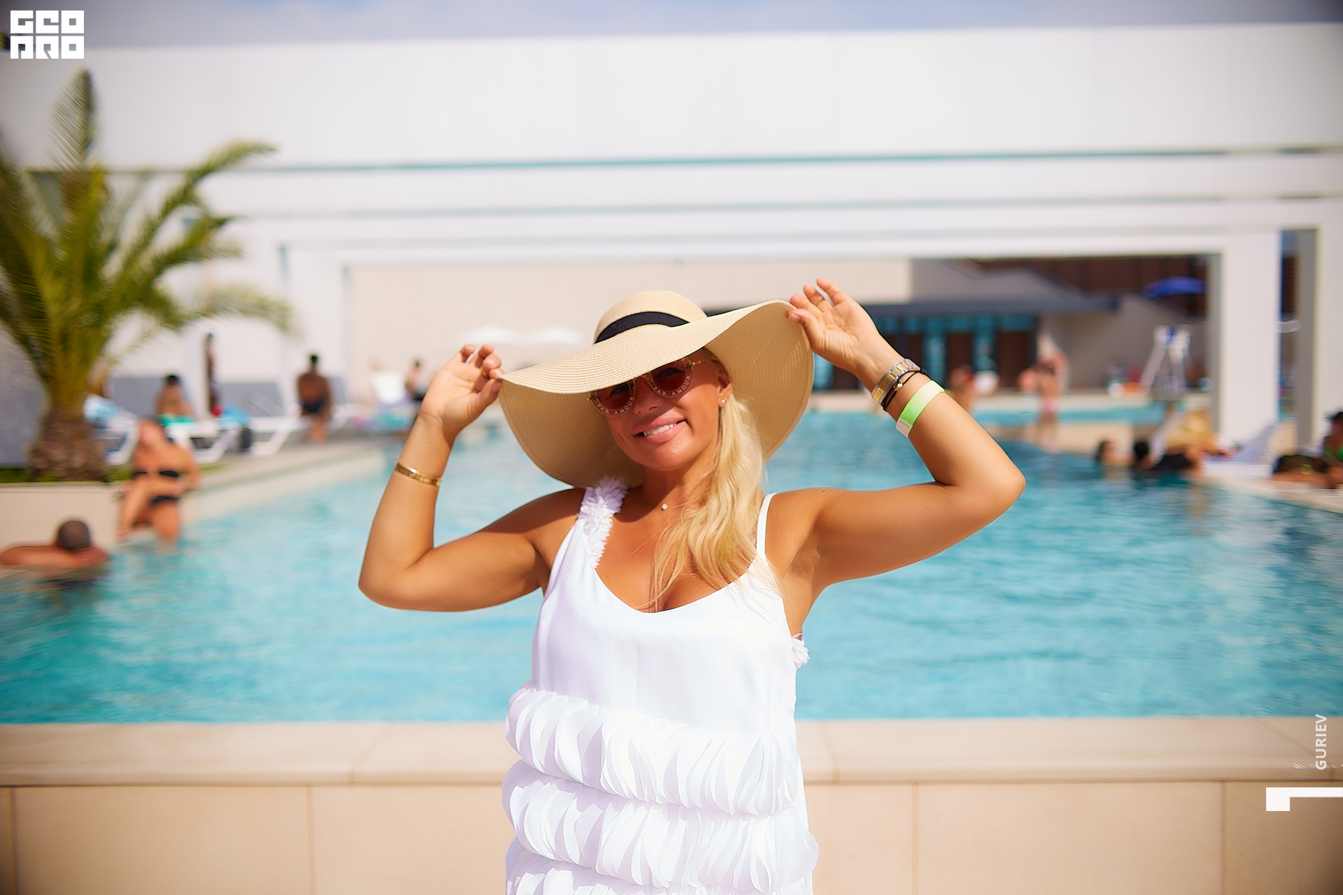 residense opening025.jpg