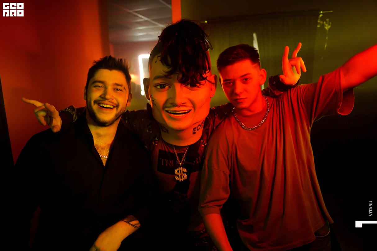 Пятничный вечер! 28