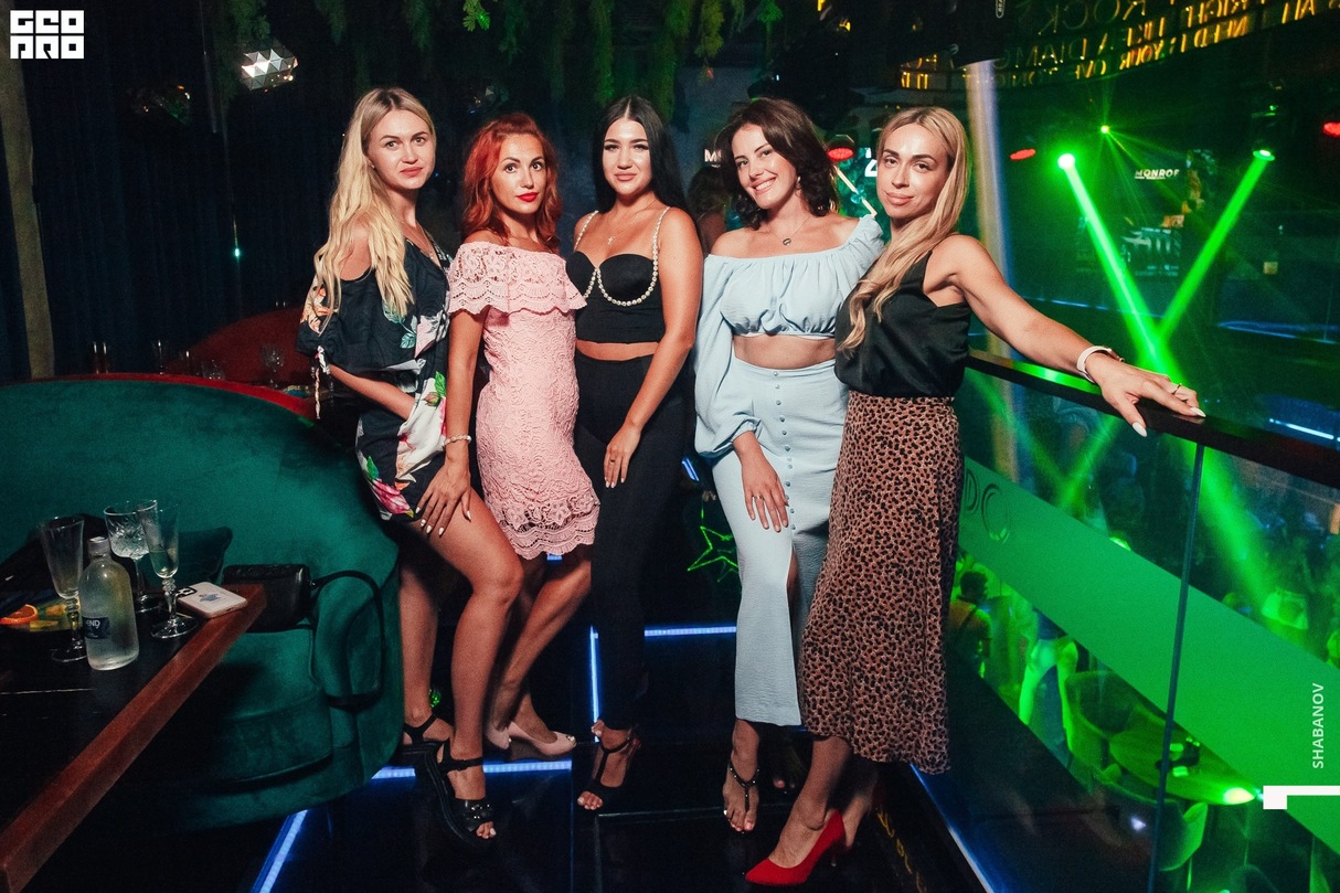 Saturday party 30