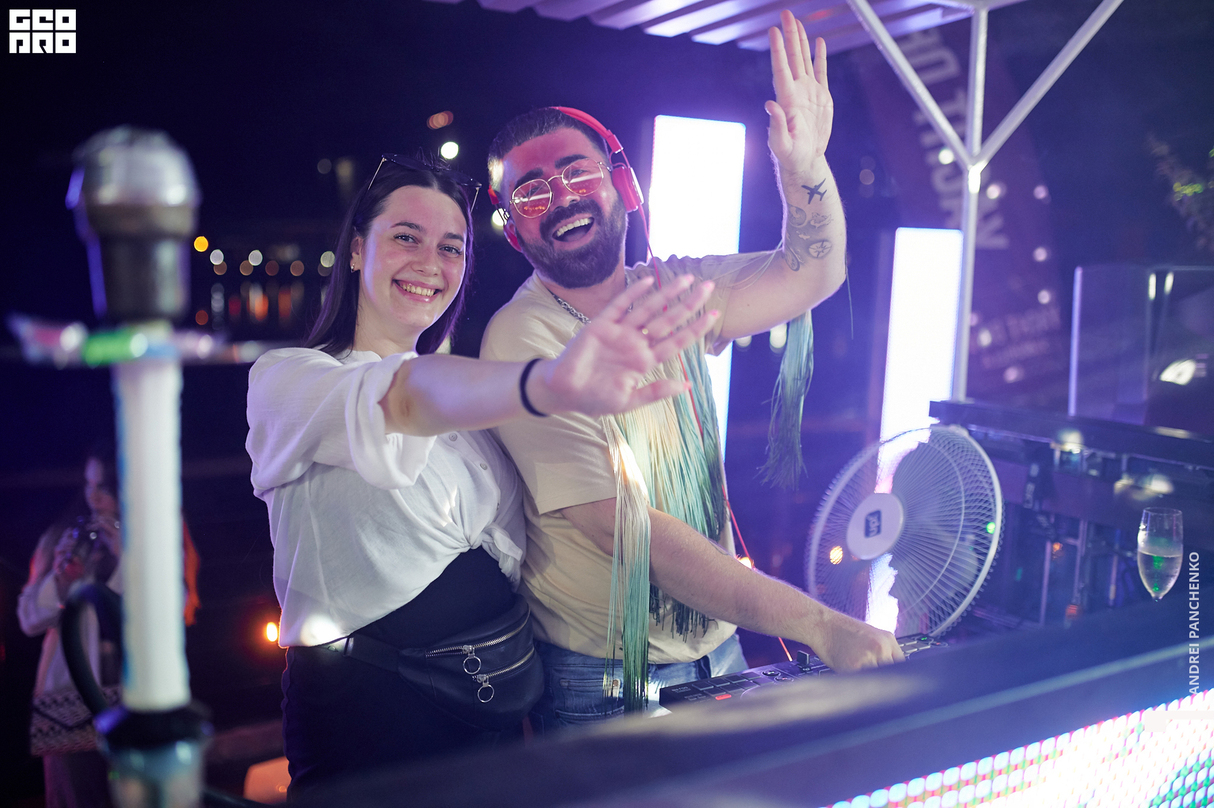 Night pool party 8