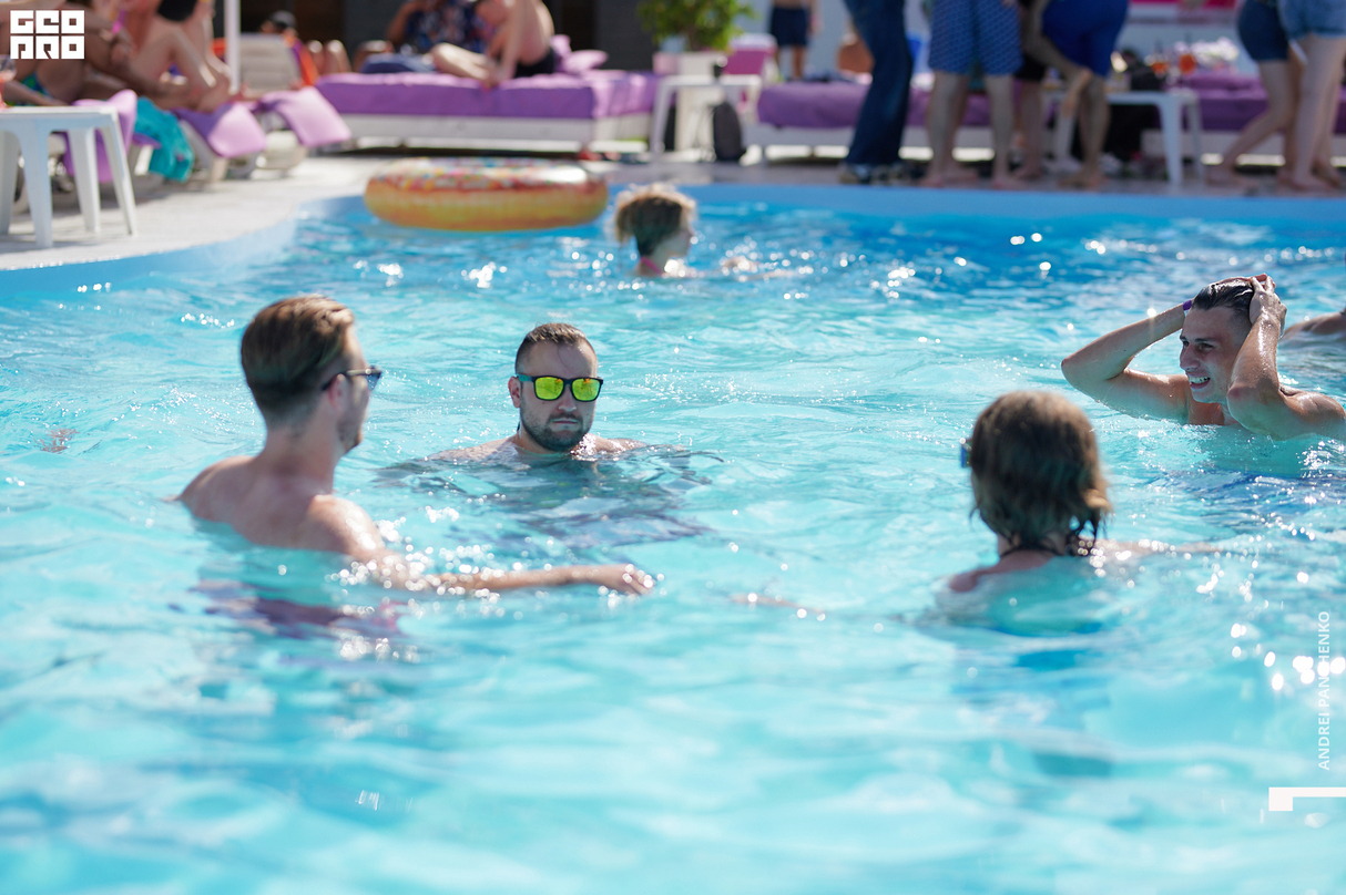 Day pool party 14