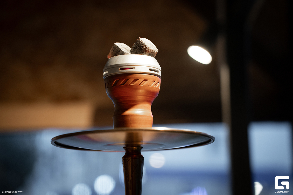 Пятничный вайб в TWR HOOKAH LAB 16