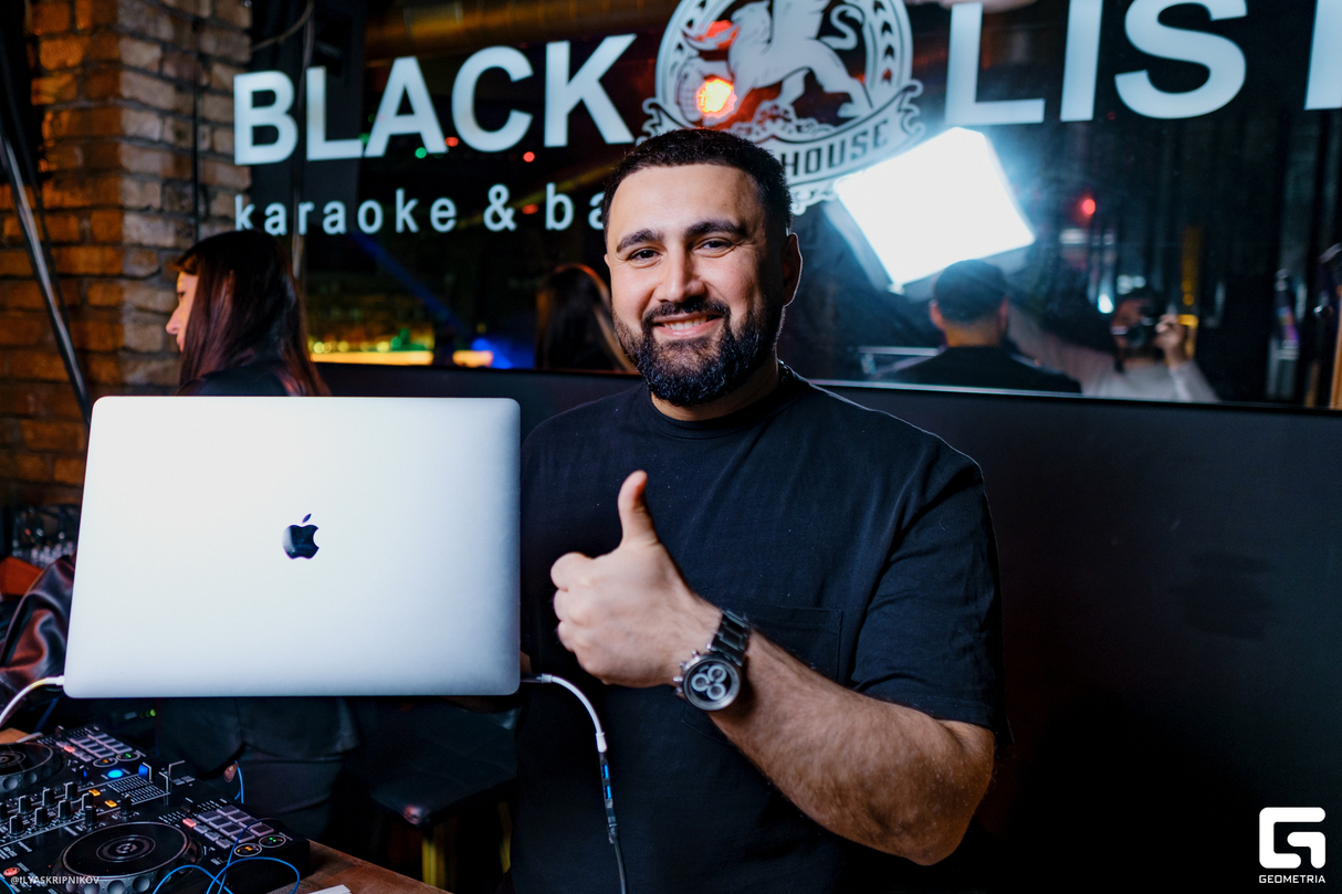 Пятница в караоке Black List 15