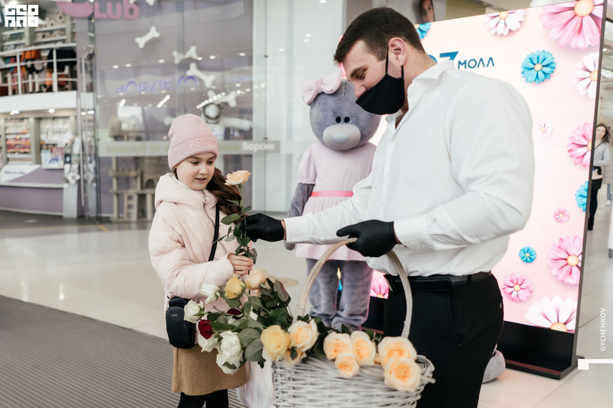 Международный женский день в OZ МОЛЛ 24