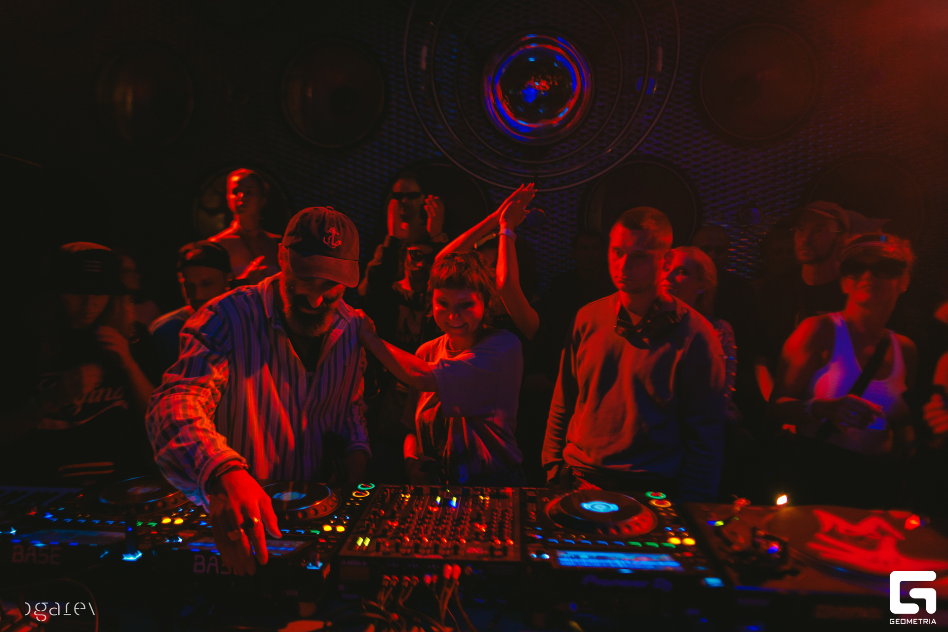 OUTLINE 2024-427-269.jpg