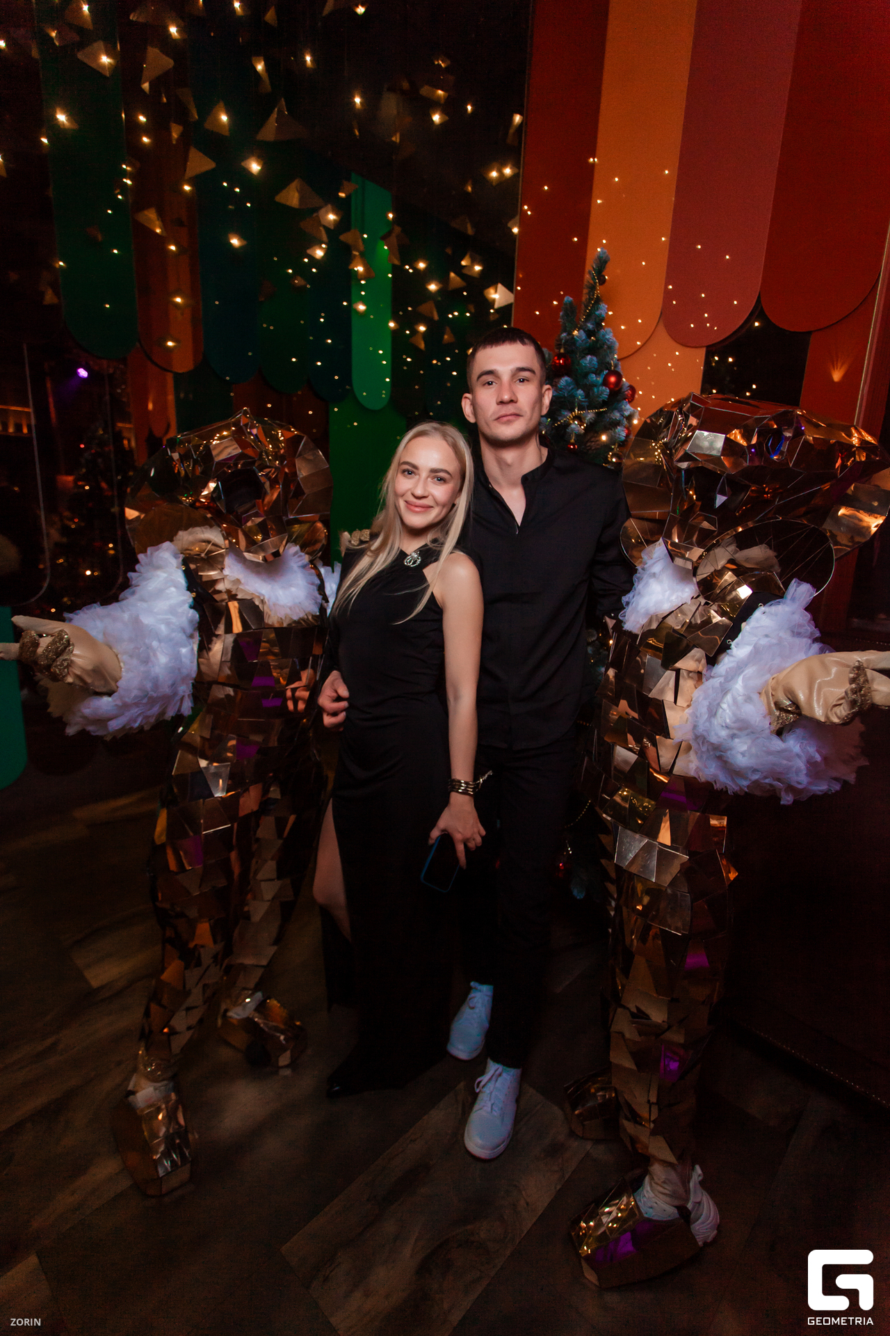 006-22-51-26-31-12-24- Zorin.jpg