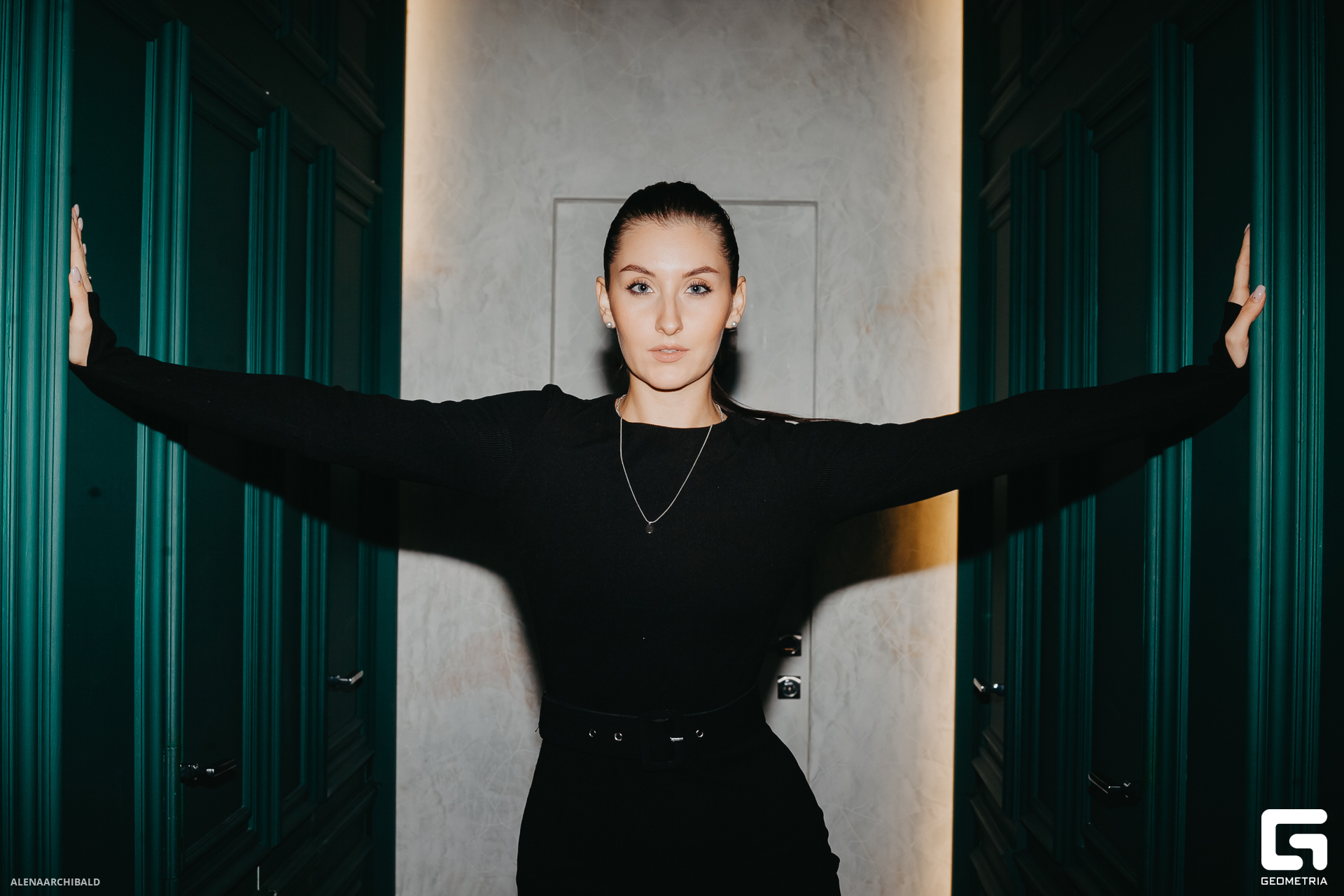 2023-10-20 20-00-58_alenaarchibald012.JPG