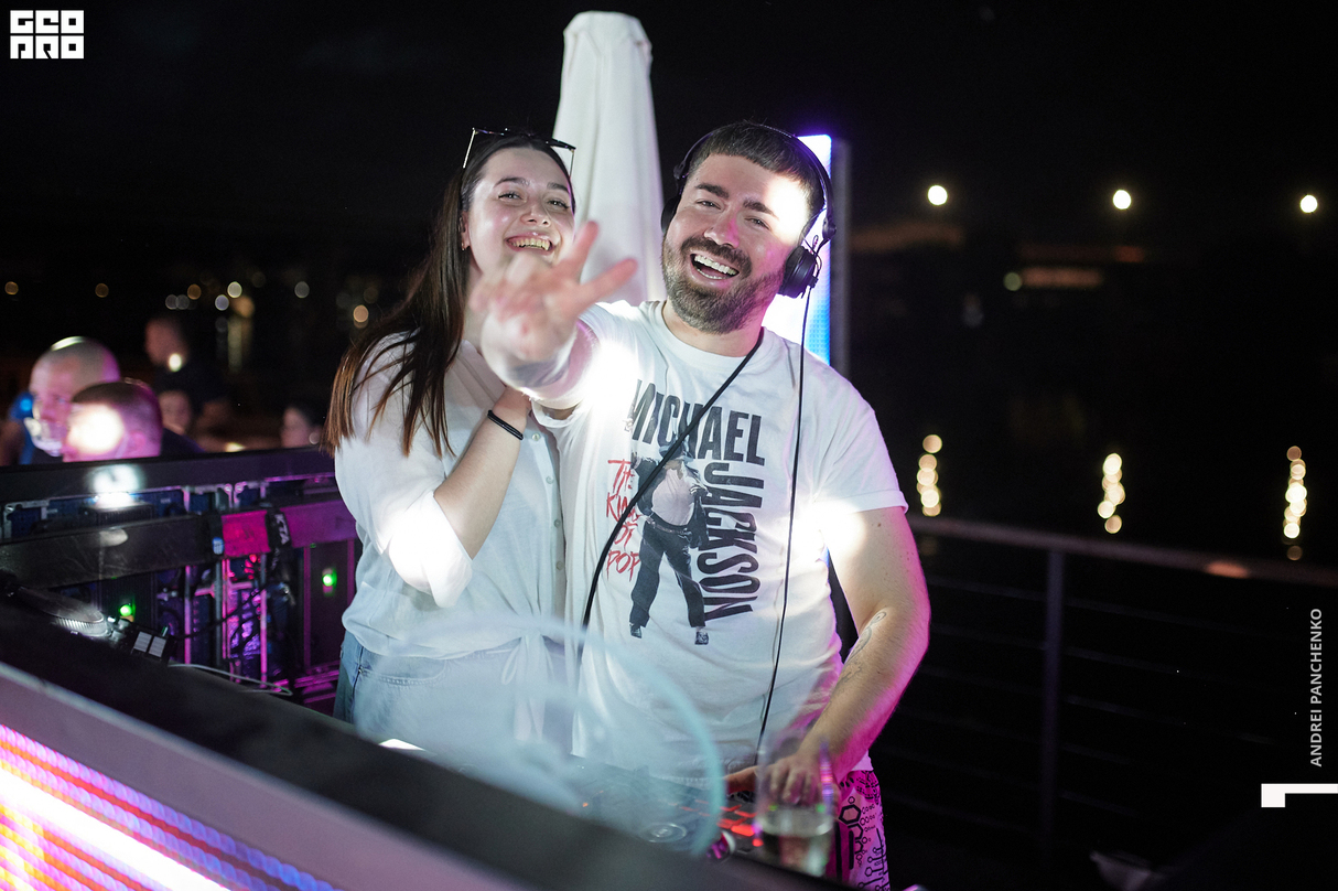 Night pool party 22