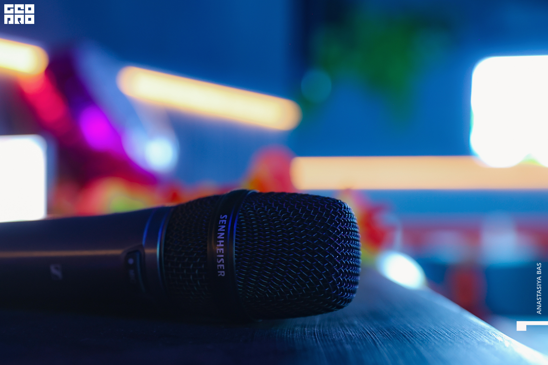 4.06 Applause-100.jpg