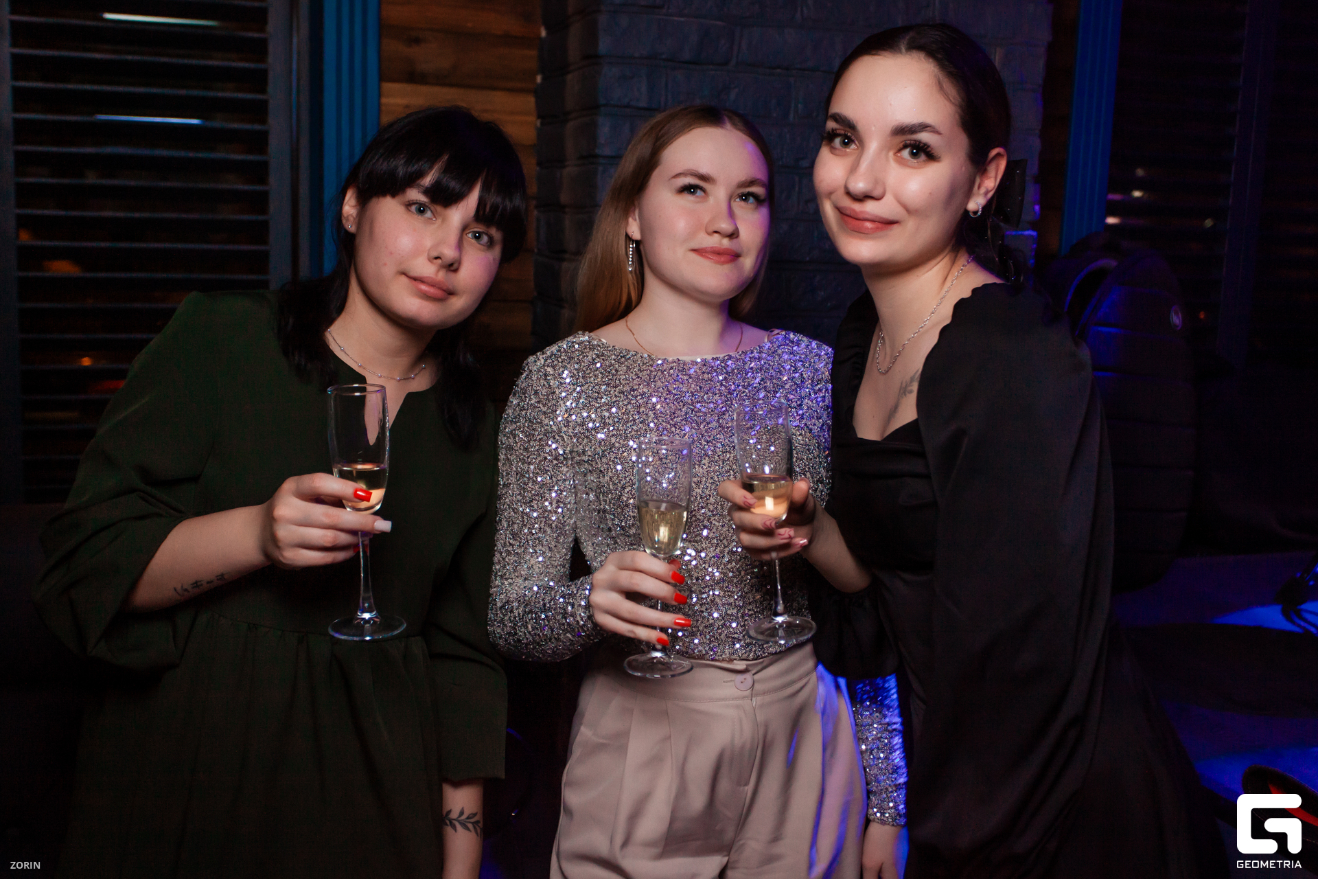 135-00-02-21-01-01-25- Zorin.jpg