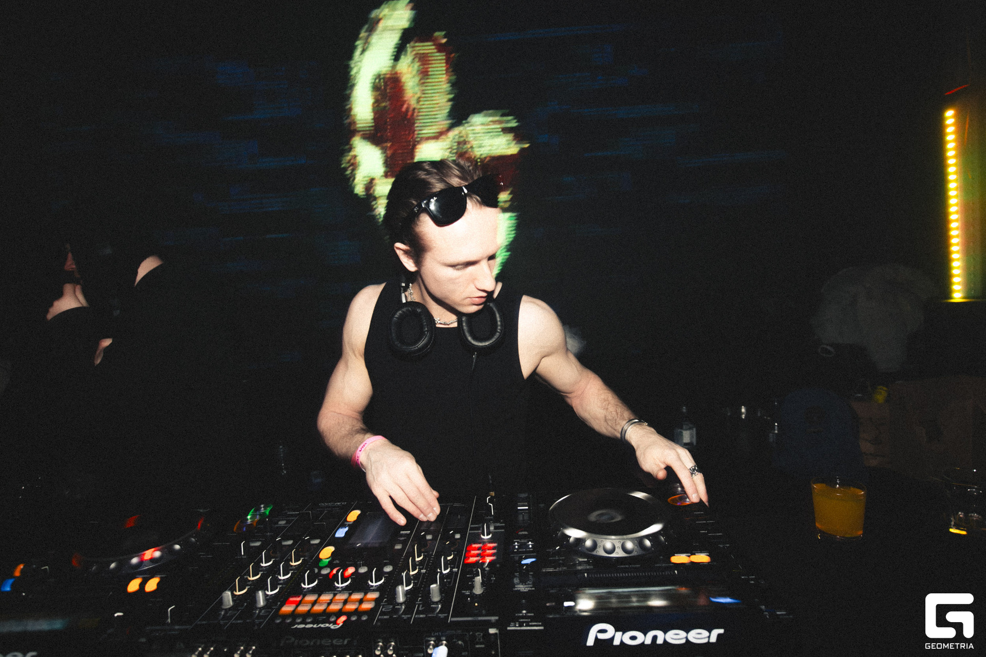 008 Repeat 10. 02.jpg