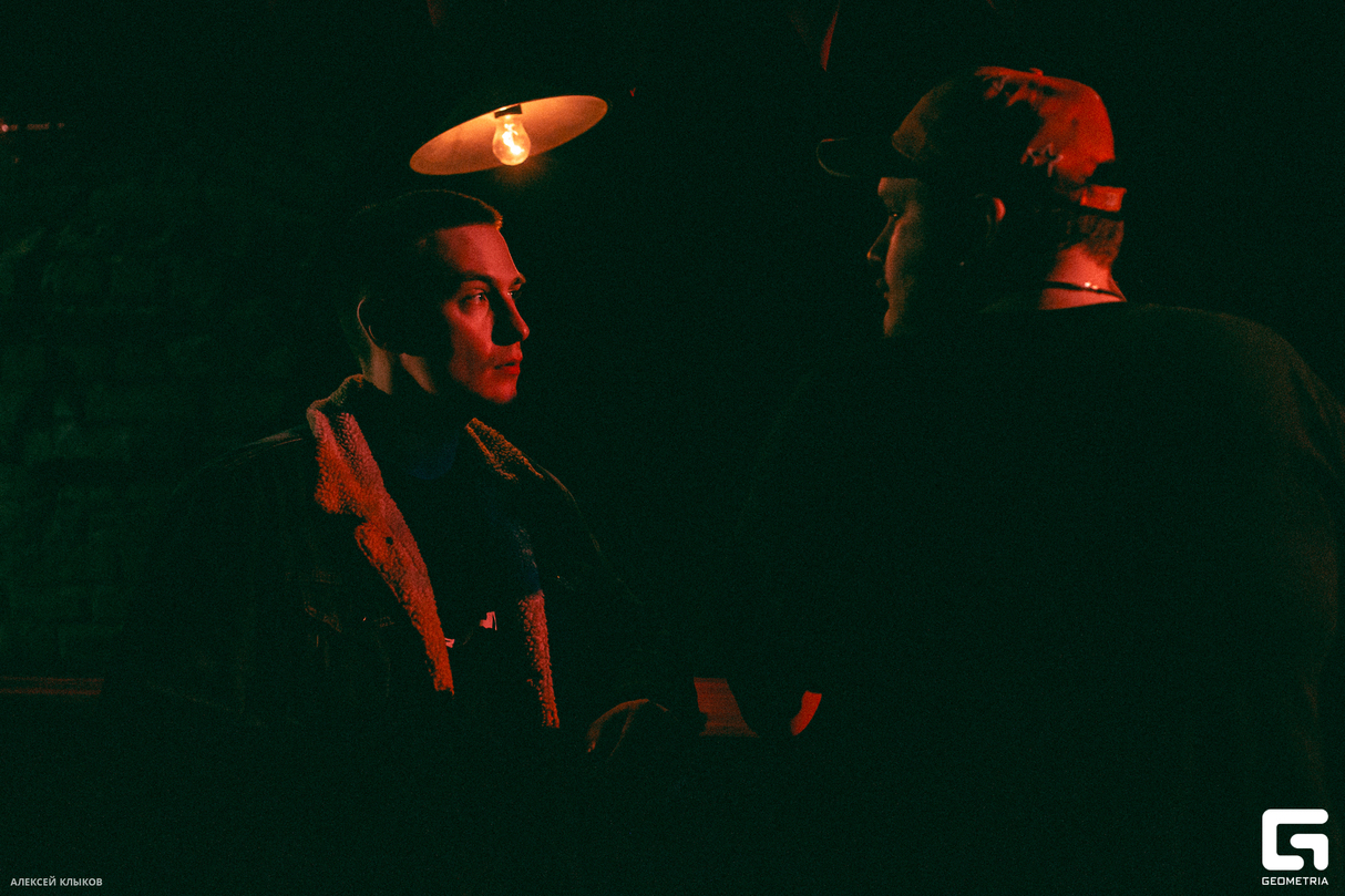 BACKSTAGE 9