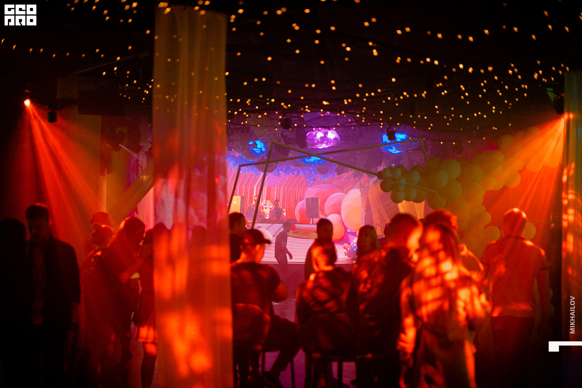 014-11-04-2021-00-42-We are - Mikhailov - 2560.jpg