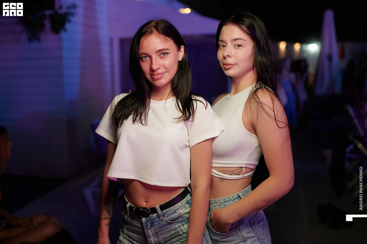 Night pool party 7