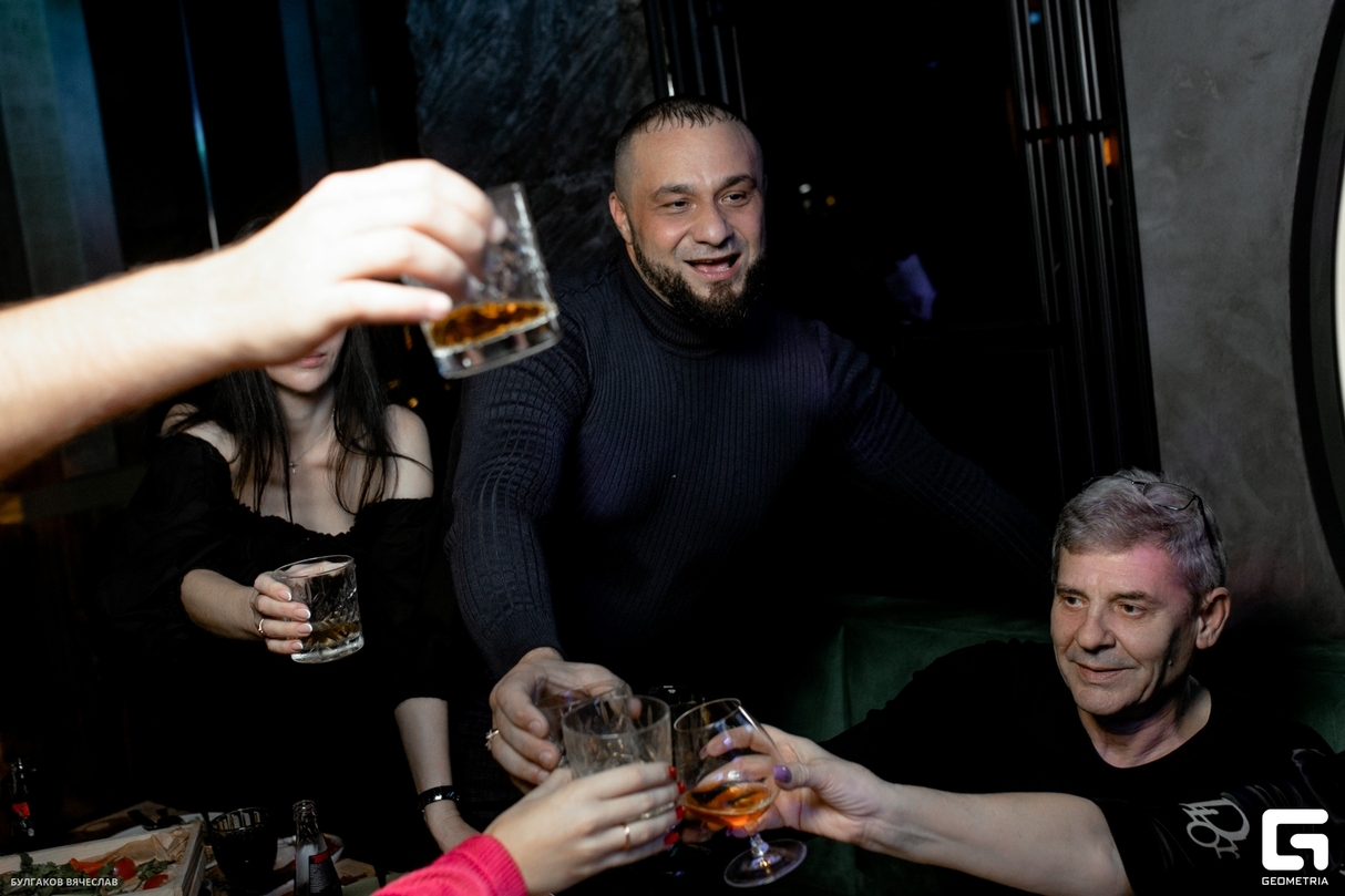 ПЯТНИЦА В ДОМ ХИНКАЛИ 10