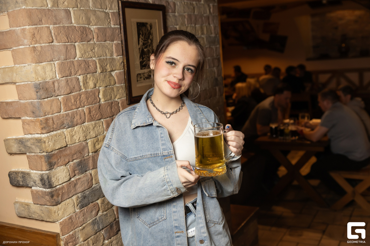 RUSSIAN GIRL в ресторане BIERHAUSE 23