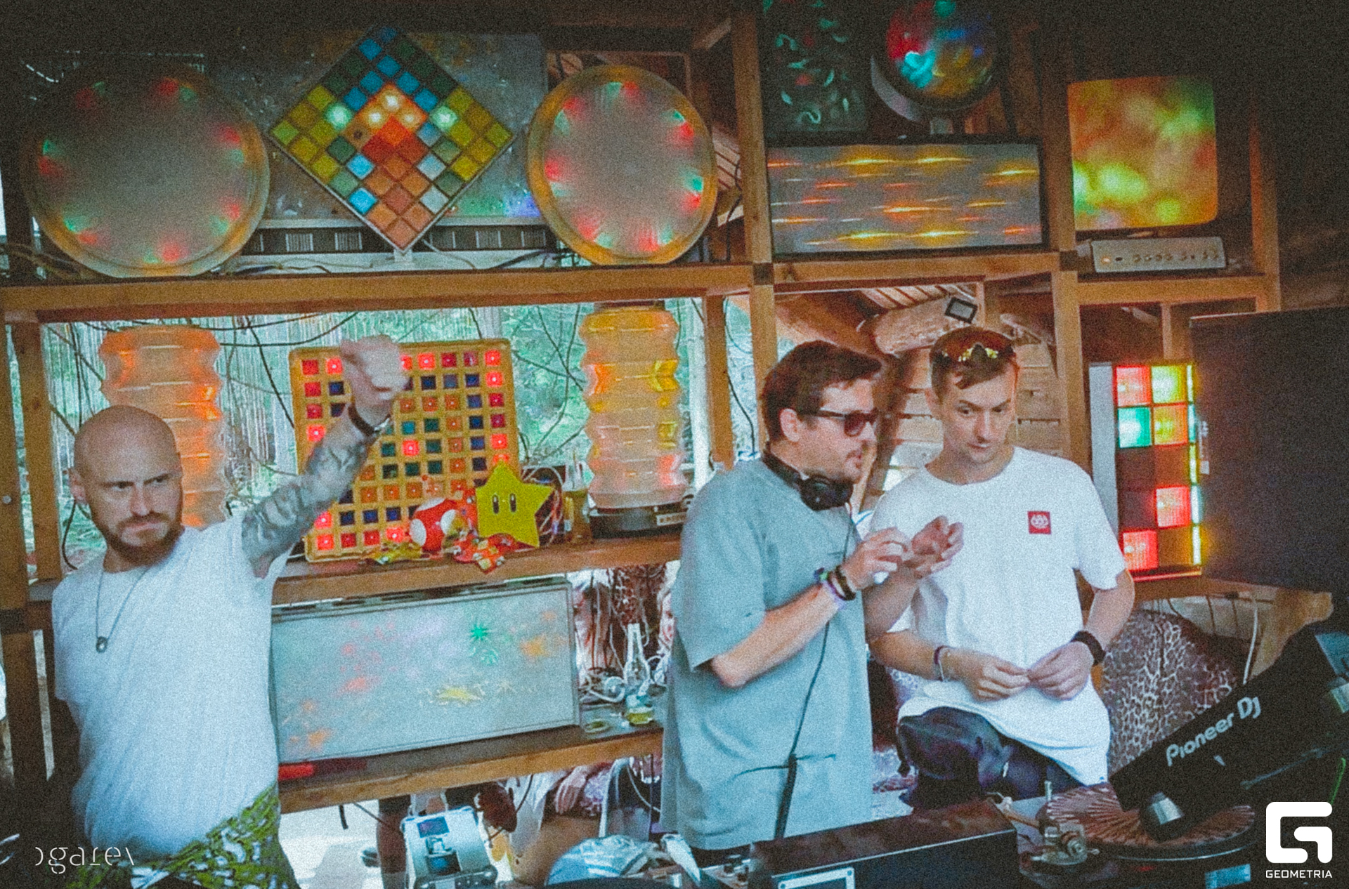 OUTLINE 2025-175.jpg