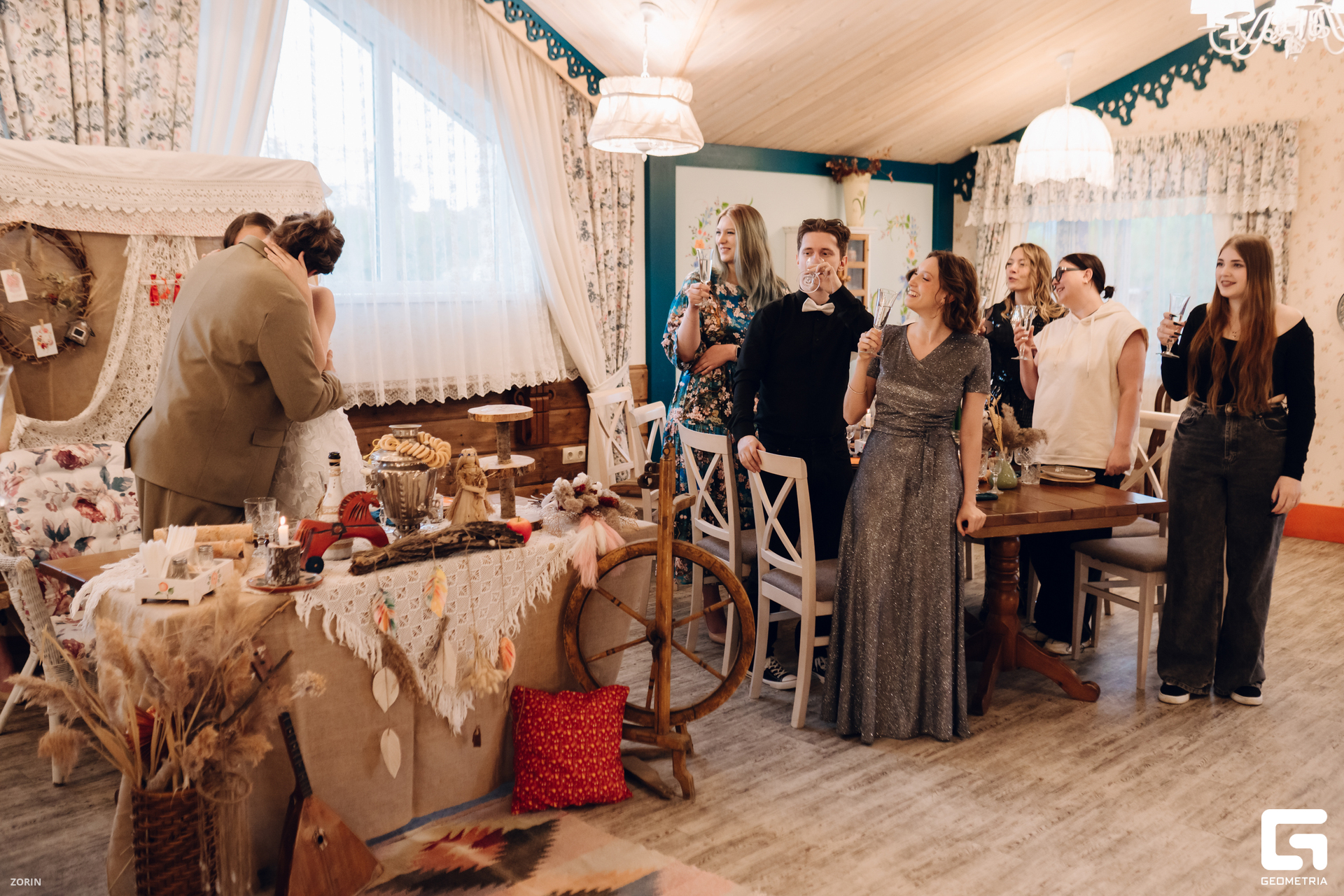 086-17-28-22-20-05-25- Zorin.jpg