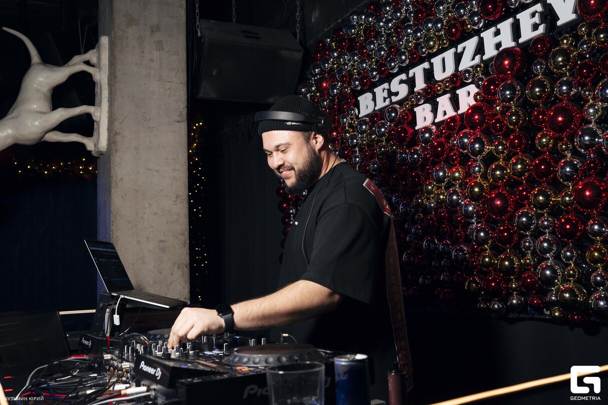 ПЯТНИЦА В BESTUZHEV BAR 10