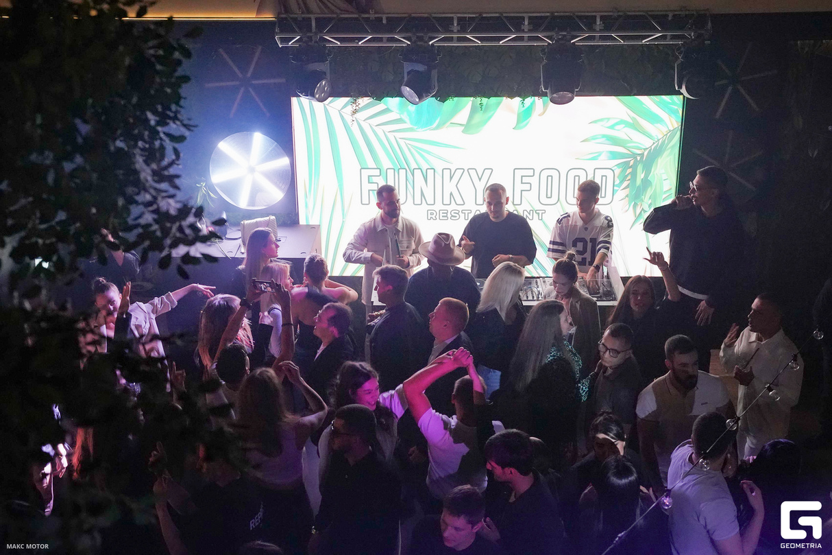 Weekend Party 15