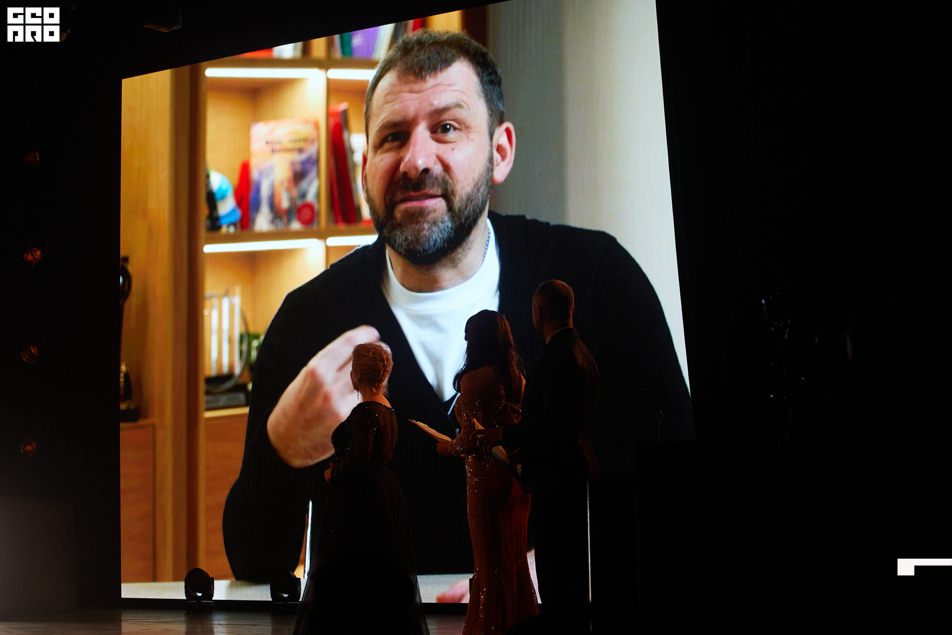 413_21-12-09 ISAEVA KASHIN SHVETS.jpg