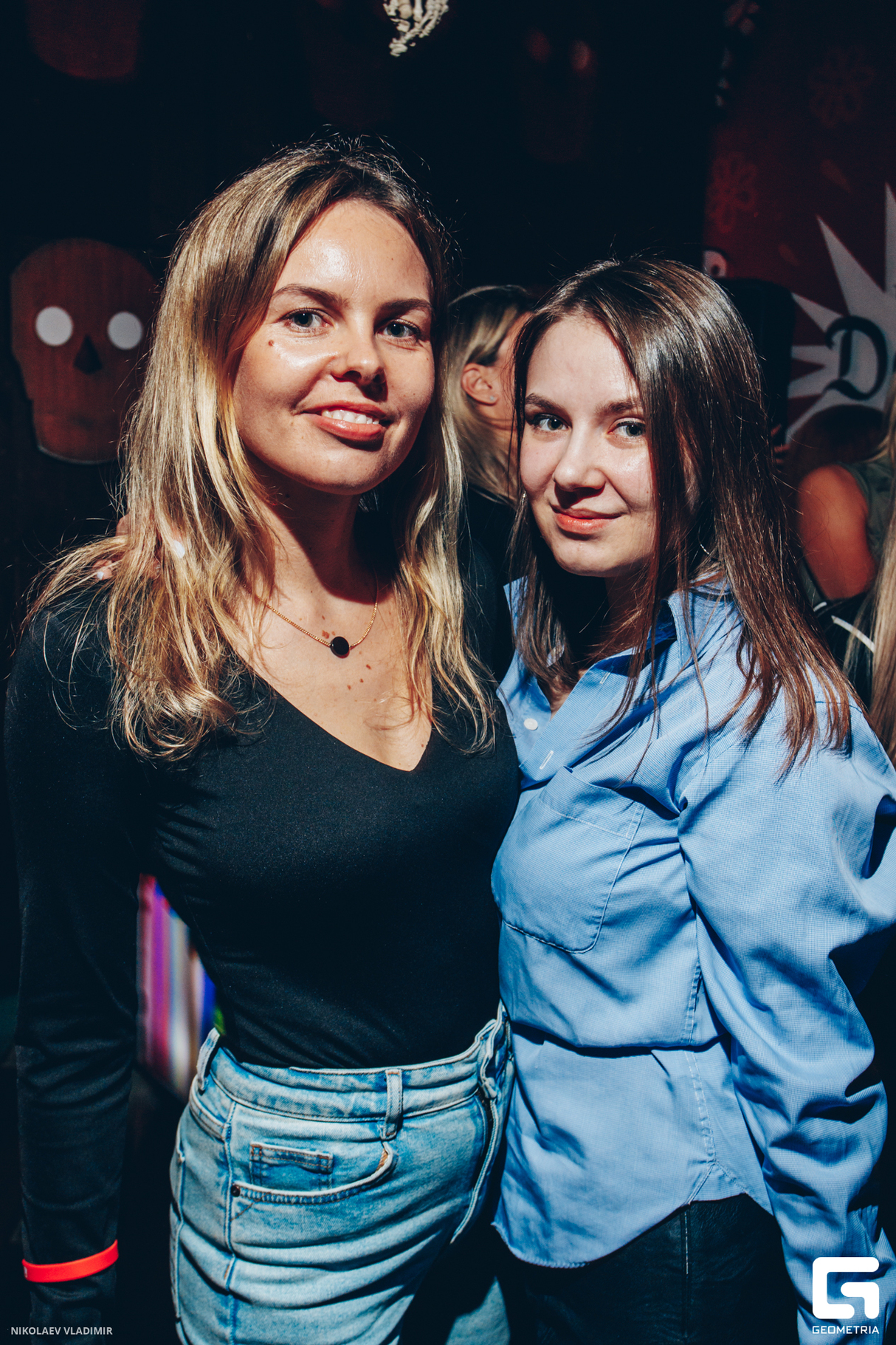 FIESTA DE CHICAS 24