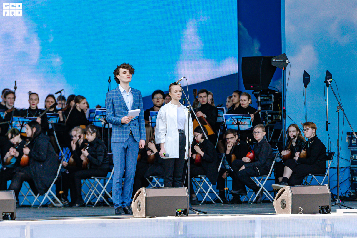 Концертная программа (в т.ч. Полина Гагарина и группа ЛЮБЭ) и салют, посвящённые Дню Победы 18