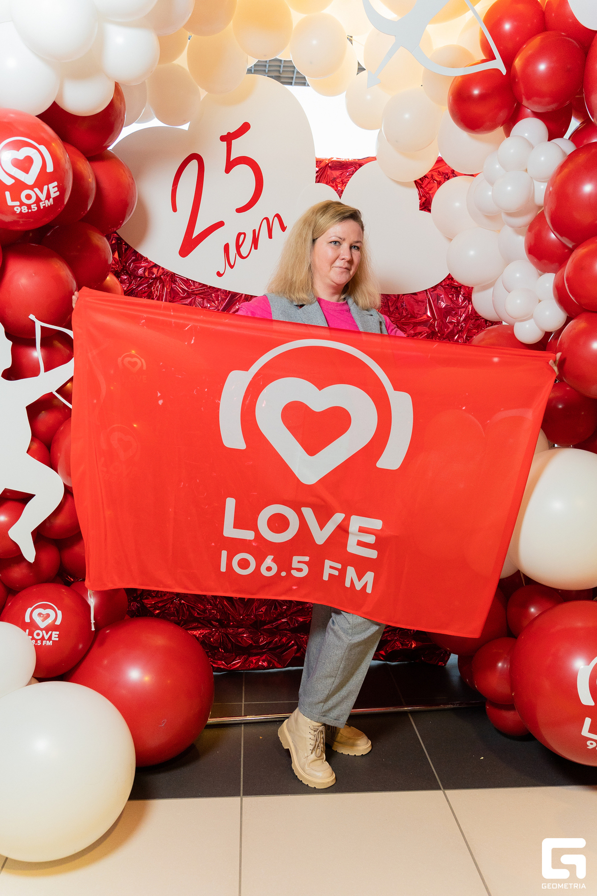 Фотозона Big Love Show 2025 в честь 25-ти летия  LOVE RADIO 12