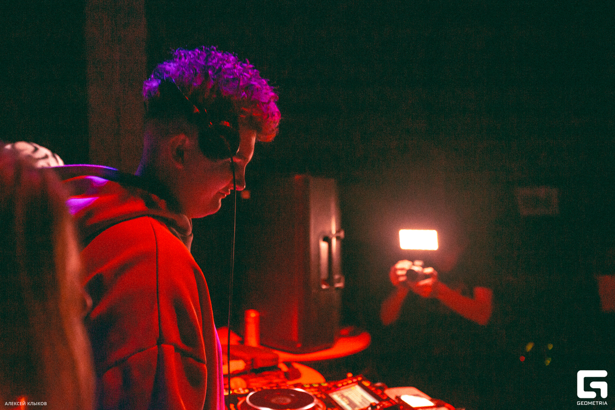 BACKSTAGE 7