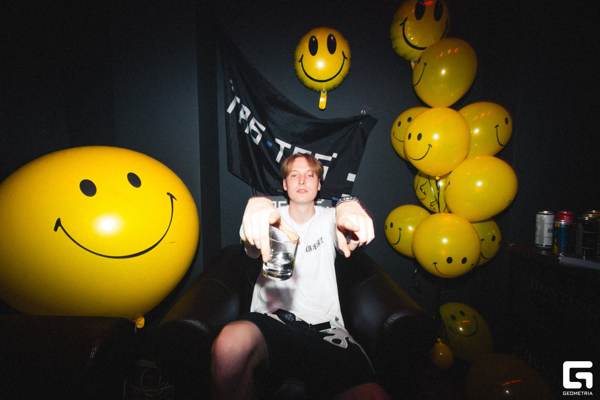 049 Repeat 21.10.jpg